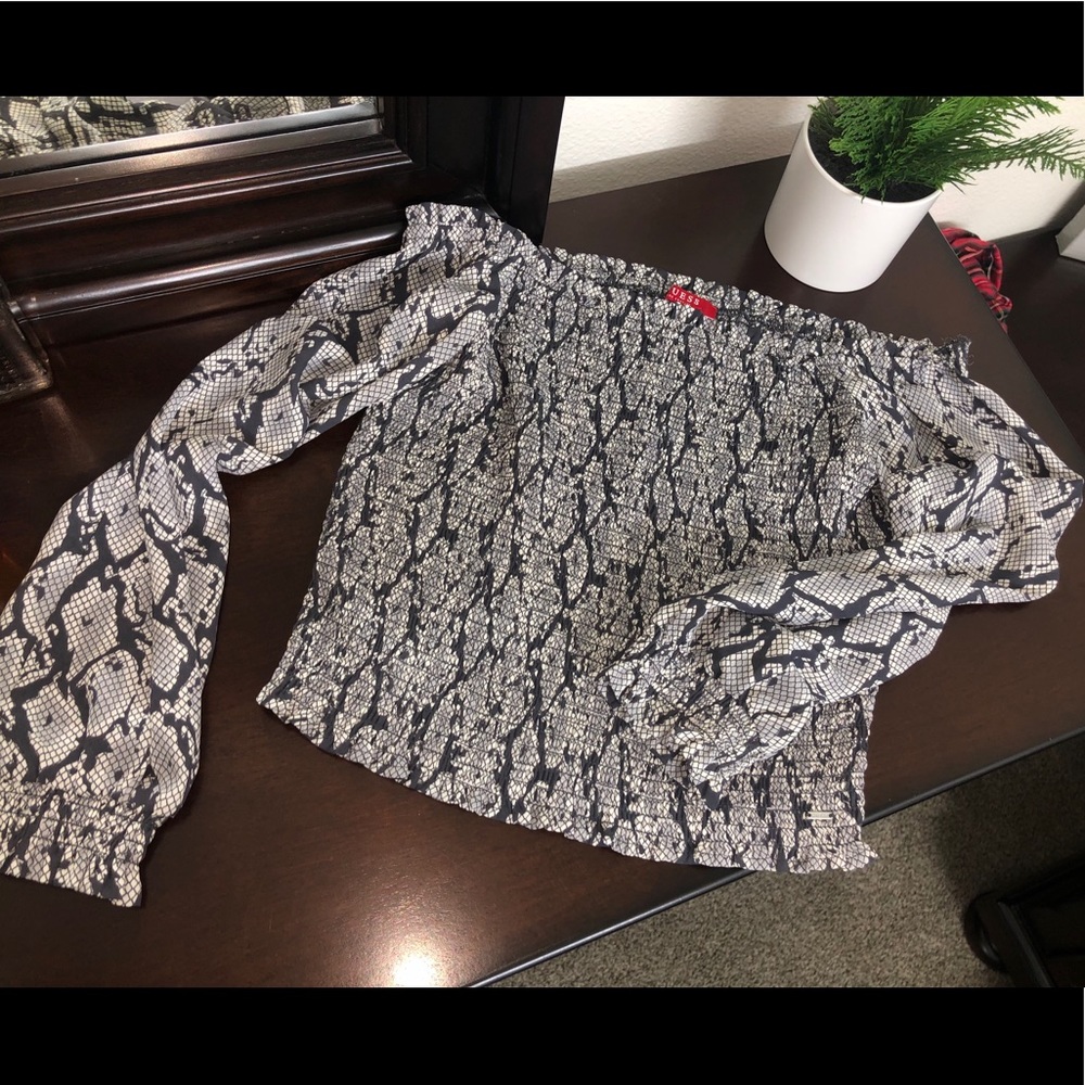 Snake skin sleeveless top!!! - Picture 2 of 5
